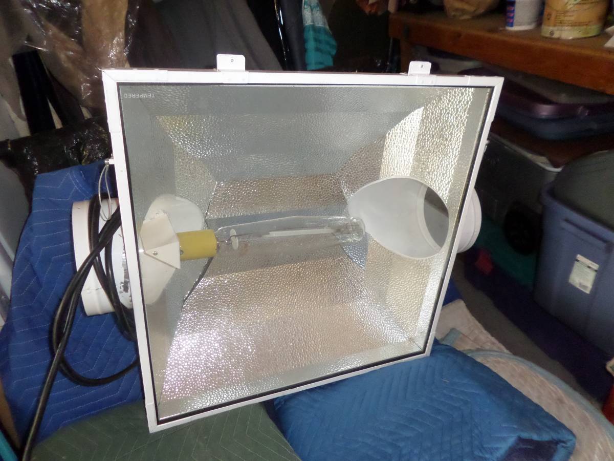 Réflecteur pour ampoules de culture indoor HPS et MH